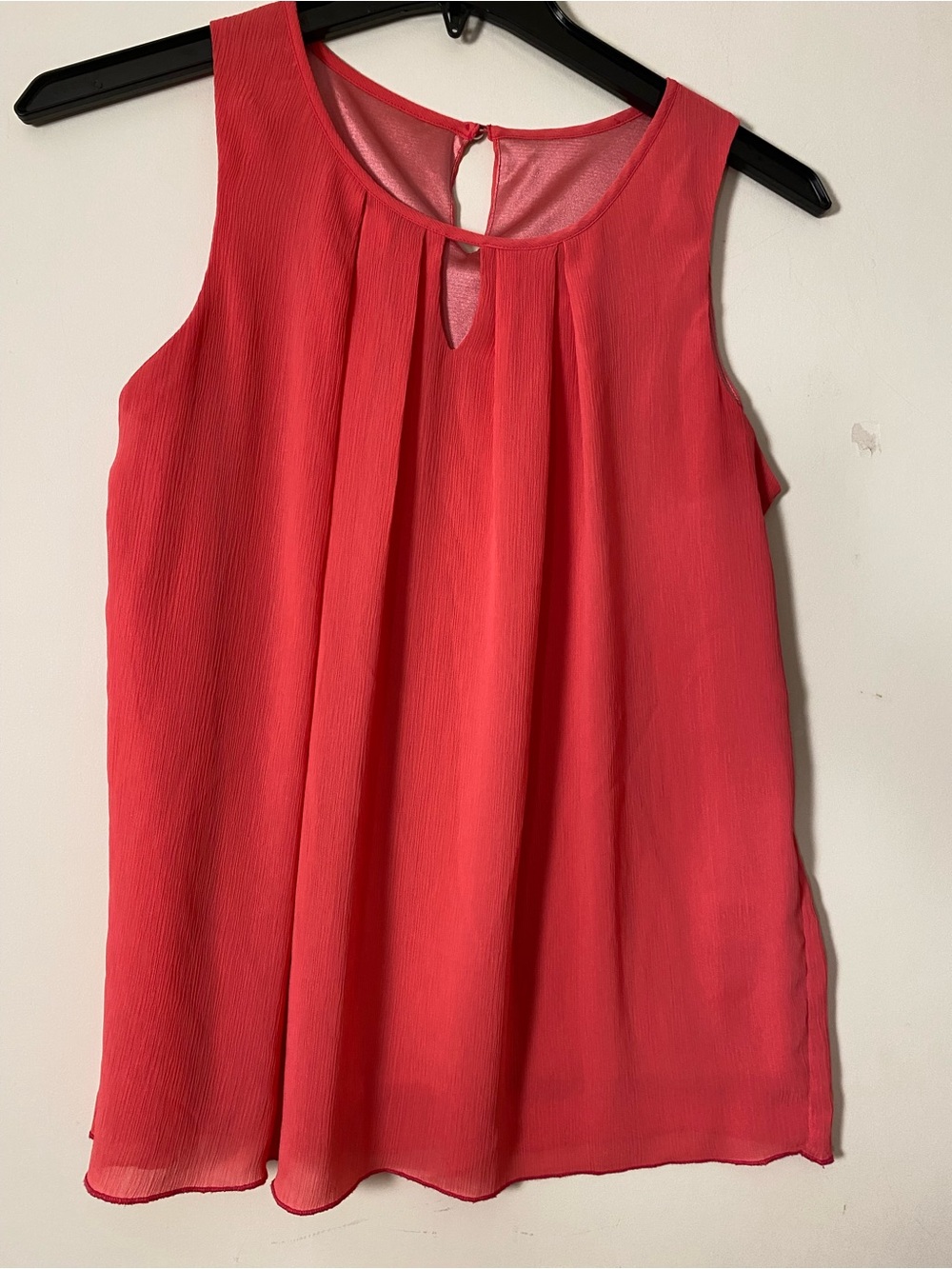 Sleeveless Keyhole Blouse in Coral Pink